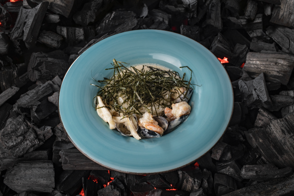 Морепродукты с рисом в сливочном соусе